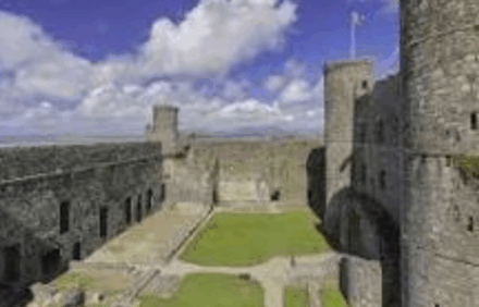 Harlech Castle Wonders: Glamping Near Medieval Majesty